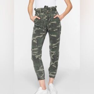 Pam & Gela Camo Pant paper bag Folded Waist high rise green camouflage size P XS